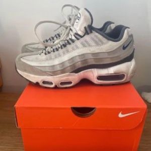 Nike Air Max 95 Recraft GS “white game royal” youth 4